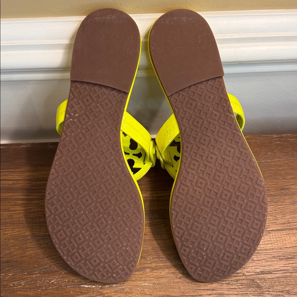 Tory Burch Miller Patent Leather Fluo Neon  YELLOW - Picture 9 of 13